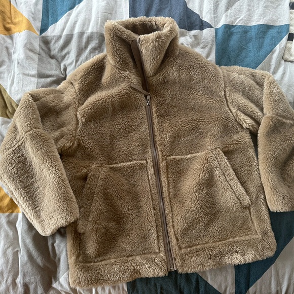 H&M Jackets & Blazers - H&M Oversized Tan Faux Fur Teddy Jacket- M